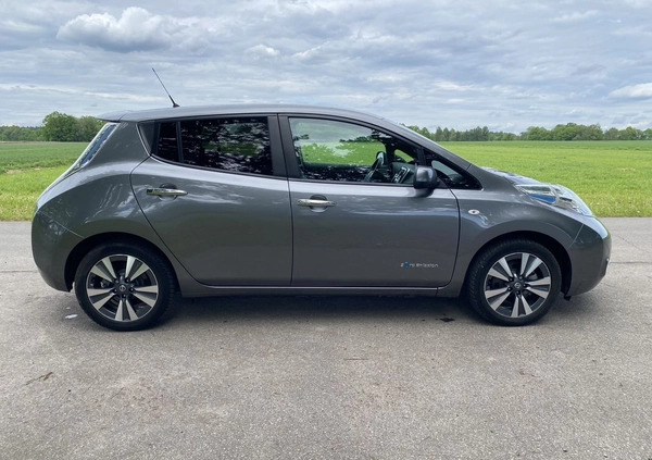 Nissan Leaf cena 53900 przebieg: 65000, rok produkcji 2017 z Dęblin małe 596